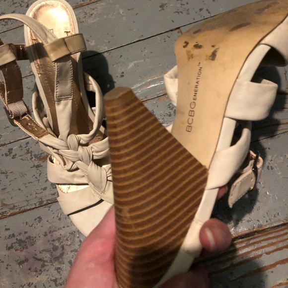 Cream white & gold footpad wood wedge heels bcbg generation - Picture 4 of 5
